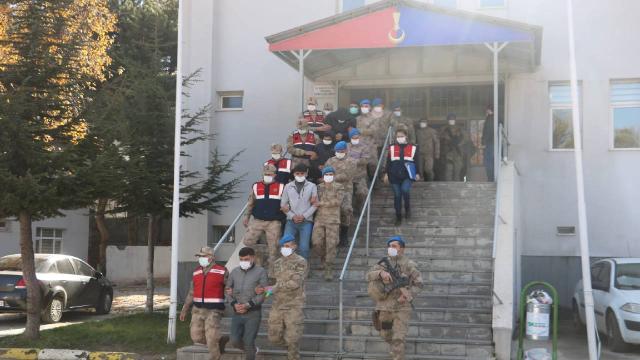 5 ilde göçmen kaçakçılığı operasyonu: 44 gözaltı