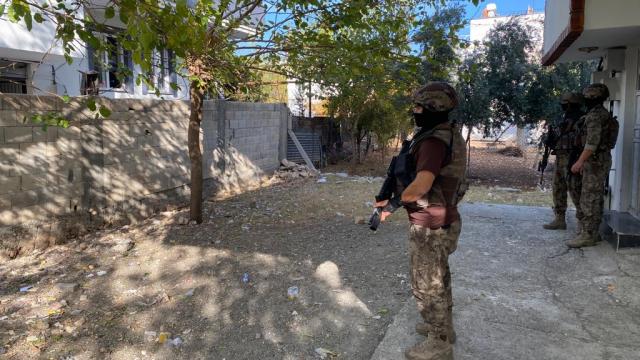 Adıyamanda özel harekat destekli narkotik operasyonu