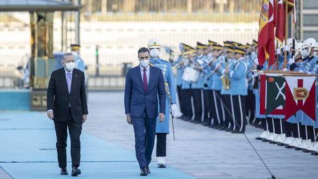 İspanya Başbakanı Sancheze resmi karşılama