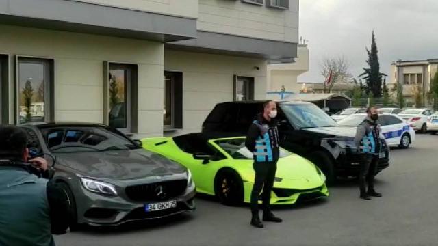 Makas atarak trafiği tehlikeye düşüren sürücülere para cezası
