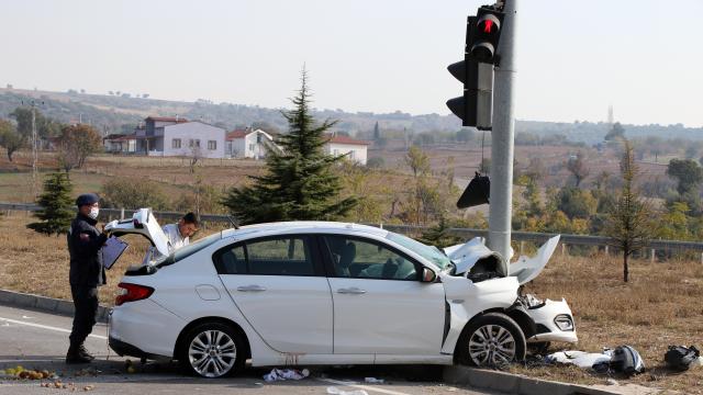Uşaktaki trafik kazasında 4 kişi yaralandı