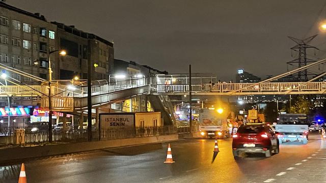 İstanbulda 50. Yıl Baştabya İstasyonu üst geçidi yolcu geçişine kapatıldı