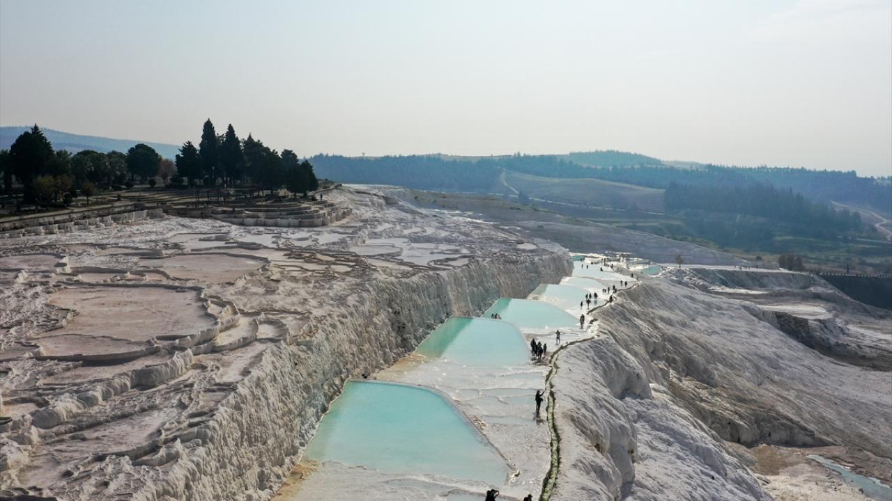 "Travertenleri gören misafirler buranın büyüsüne kapılıyorlar"