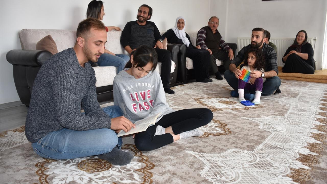 "Üzerimize yorgan ve battaniye alarak ders çalışırdık"