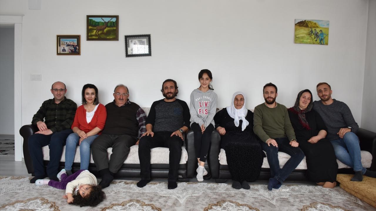 "Anne ve babamızla gurur duyuyoruz"