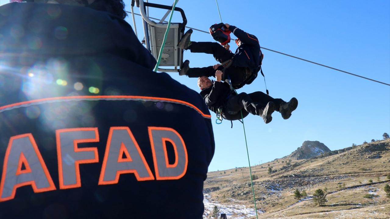 Tatbikatla mahsur kalanlar kurtarıldı