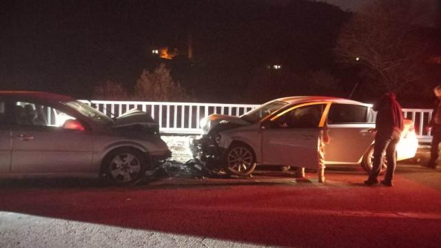 Adıyamanda otomobiller çarpıştı: 6 kişi yaralandı