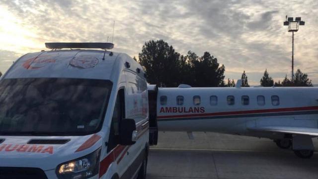 Hasta çocuk ambulans uçakla Ankaraya sevk edildi