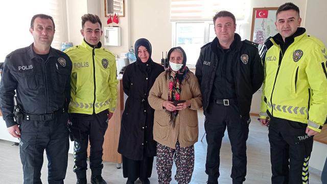 Şadırvanda bulunan 9 bin 800 lira sahibine teslim edildi