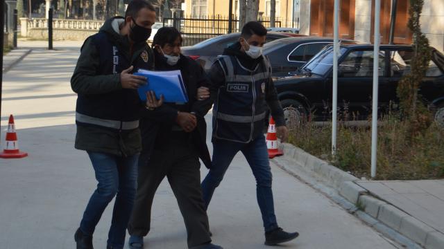 Afyonkarahisarda sahte içkiden 3 kişinin ölümüyle ilgili yakalanan zanlı adliyede
