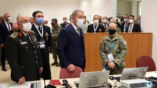 Bakan Akar: NATO'nun canlı ve etkin olduğuna inanıyoruz