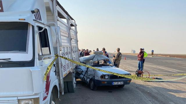Park halindeki kamyonete çarpan baba ve oğlu hayatını kaybetti