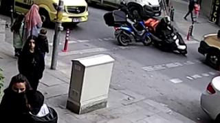 Kuryelerin çarpıştığı kaza kamerada