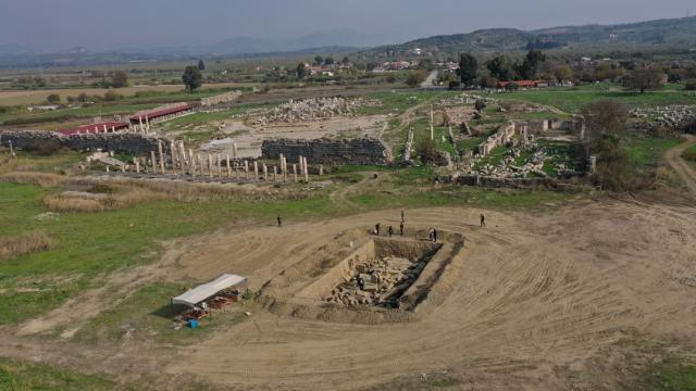 Aydındaki antik kent Magnesiada Zeus Tapınağı ortaya çıktı