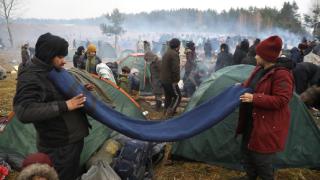 Göçmenler Belarus-Polonya sınırındaki kampı terk etti