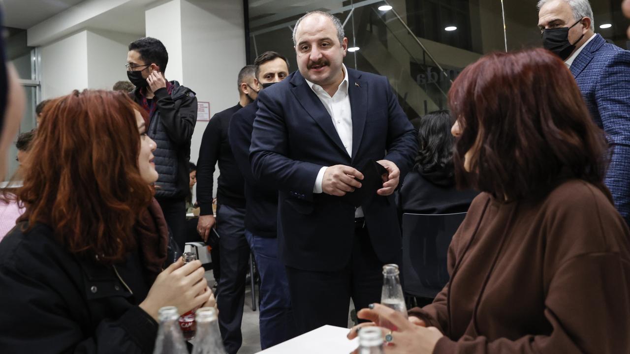 Varank, kütüphaneye çat kapı gerçekleştirdiği ziyaret esnasında yaptığı açıklamada,