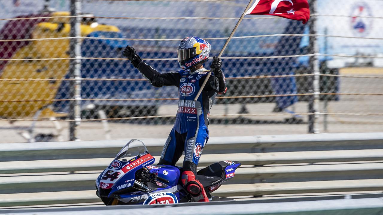 Şampiyonluğu babasına armağan etti