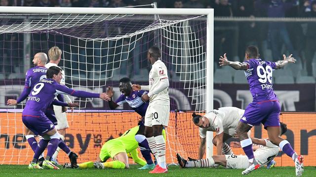 Fiorentina, Milanın yenilmezliğine son verdi