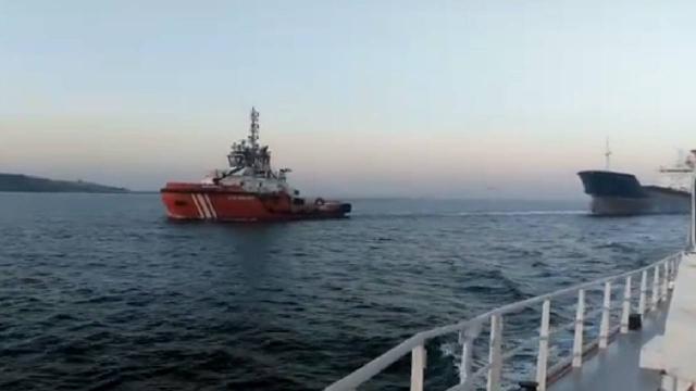 İstanbul Boğazında arızalanan gemi kurtarıldı