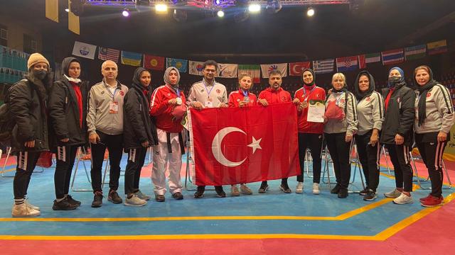 İşitme engelli milli sporcular İranda 5 madalya kazandı