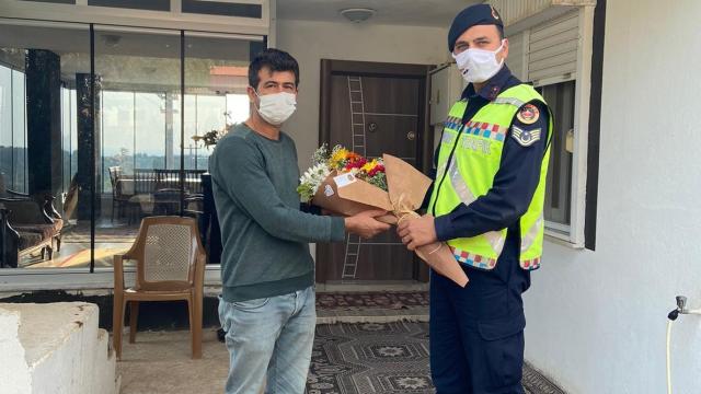 Antalyada jandarmadan kazazede ve yakınlarına anlamlı ziyaret