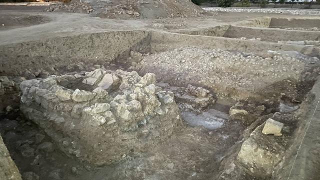 Perre Antik Kentinde 1500 yıllık ekmek fırını yapısı bulundu