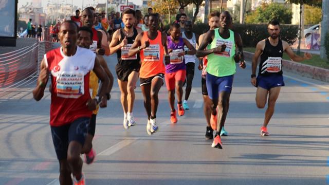Mersinde Toroslar Uluslararası Yarı Maratonu sona erdi
