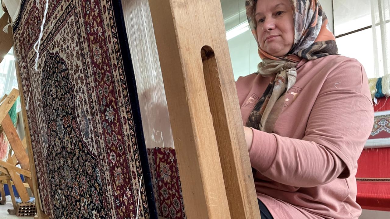 "Halı ile dertleşiyoruz"