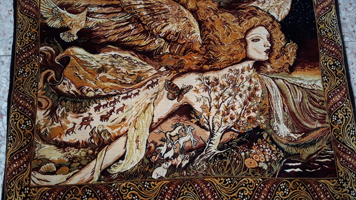 Yün halı dokumacılığından ipek halı üretimine geçtiler