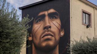 Futbol efsanesi Maradona vefatının 1. yılında anılıyor