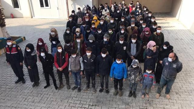 Yasa dışı yollarla Türkiyeye giren 228 kişi yakalandı