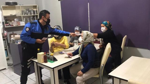 Anamurda polis ekipleri kadınlara KADES uygulamasını tanıttı