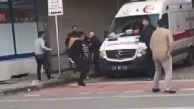 İstanbulda halı silkeleme kavgası: 3 yaralı