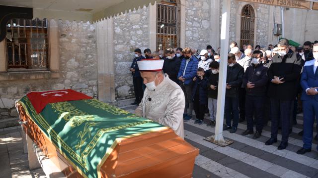 Kütahyada vefat eden Kıbrıs gazisi son yolculuğuna uğurlandı