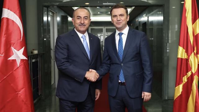 Bakan Çavuşoğlu Kuzey Makedonyalı mevkidaşı ile görüştü