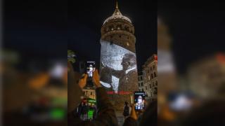 Şehit öğretmenlerin isimleri Galata Kulesi'ne yansıtıldı