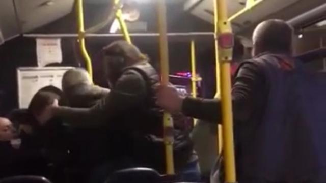 Bursadaki yol verme kavgasında yumruklar konuştu