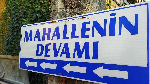 Rizedeki mahallenin devamı tabelası güldürdü