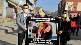 Öğretmenler şehit meslektaşları için yürüdü