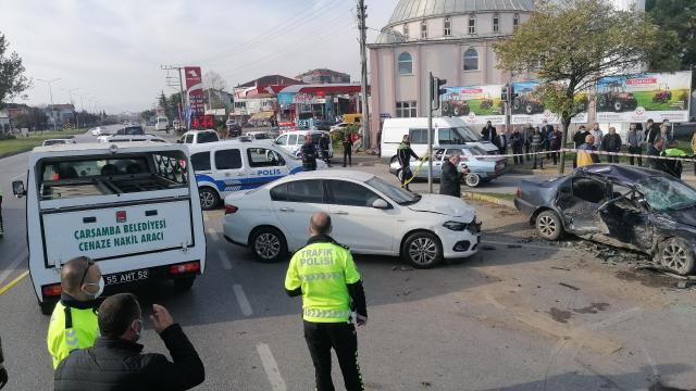 Samsunda üç otomobilin karıştığı trafik kazasında 1 kişi öldü, 3 kişi yaralandı