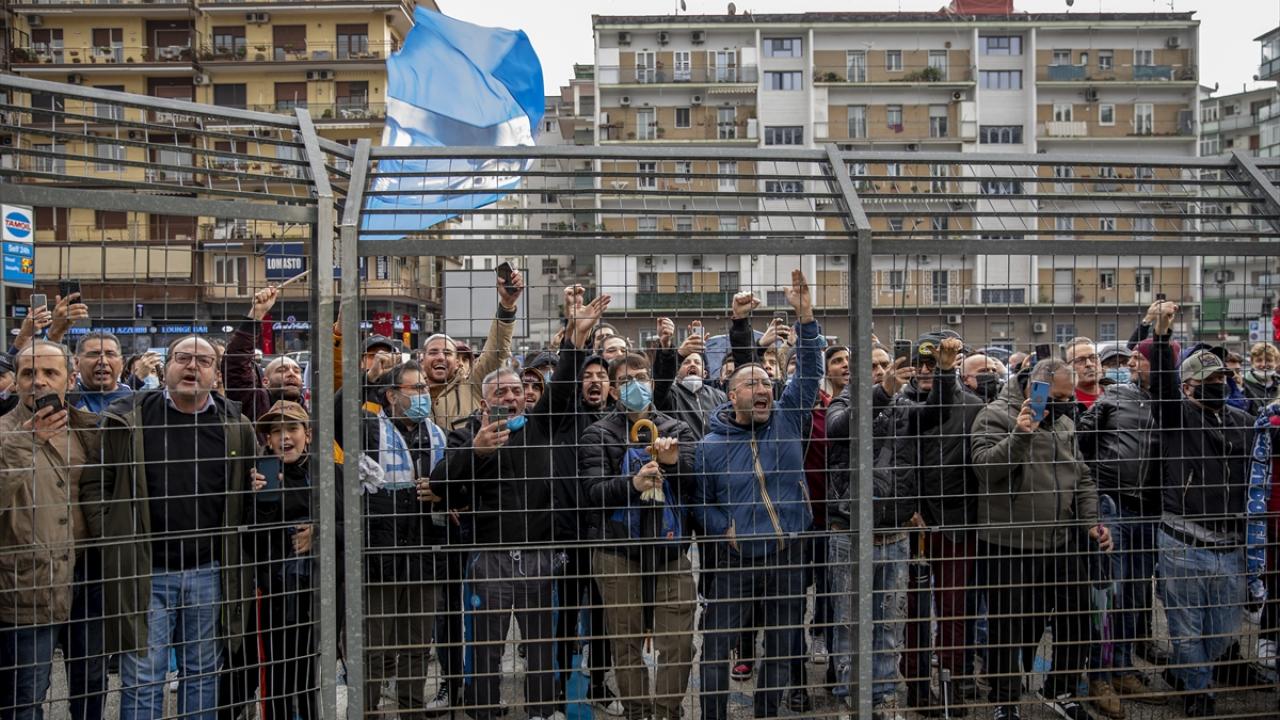 Bu büyüleyici sevgiyi görmek çok güzel