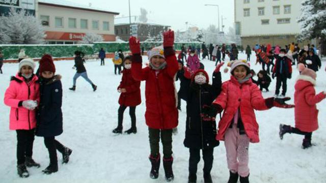 Ardahan beyaza büründü