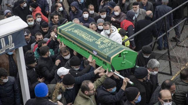 Halı sahada kalp krizi geçirdi