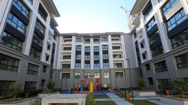İzmirde depremzedeler konutlarına kavuşuyor