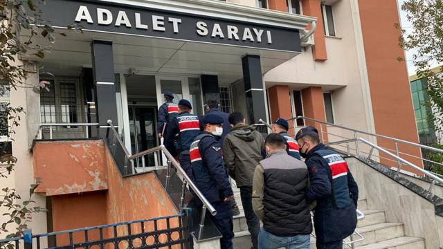 Bilecikte kaçak kazı yapan 3 şüpheli suçüstü yakalandı