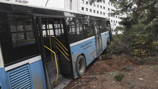 Halk otobüsü şoförünün dikkati muhtemel faciayı önledi