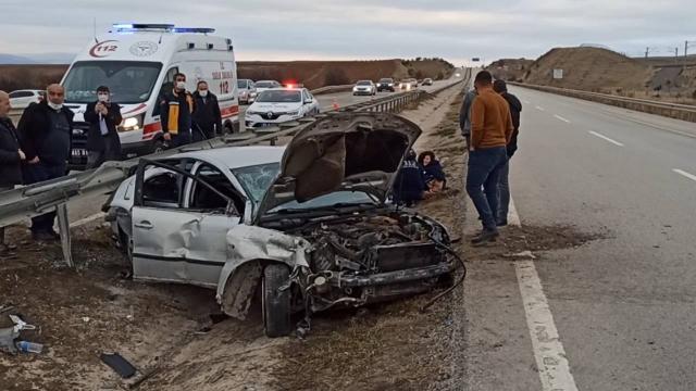 Kırıkkalede otomobil su kanalına girdi: 6 yaralı