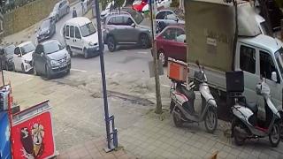 Fren yerine gaza bastı, önce araca sonra ağaca çarptı