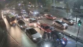 Yolu kapatıp çiftetelli oynayanlara 1296 lira ceza