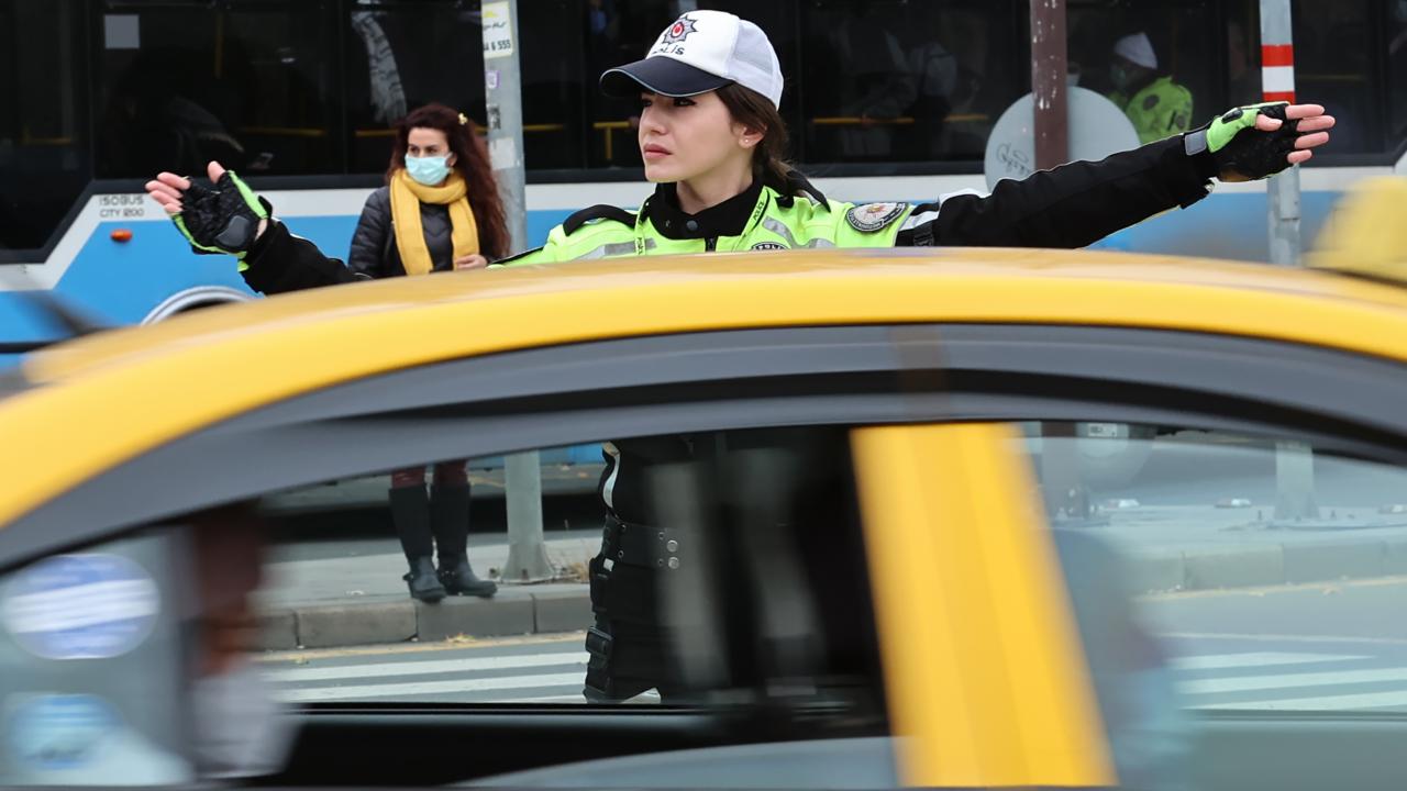 Görev yaptığı sırada, vatandaşlarla aralarında geçen diyaloglara değinen Akçal,